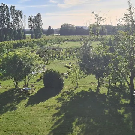Nocleg ze śniadaniem Des Cerisiers Jacuzzi Et Sauna Inclus Pour Tous Les 2*